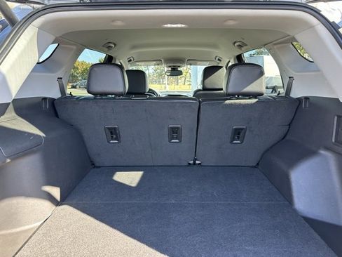 Used 2024 GMC Terrain SLT image 8