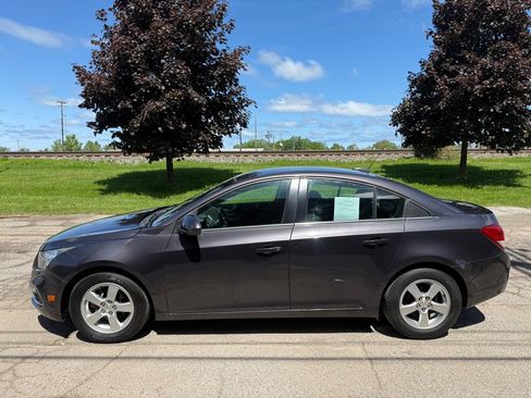 Used 2015 Chevrolet Cruze LT w/ Technology Package image 6