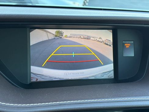 Used 2016 Lexus ES 350 w/ Luxury Package w/Wood Trim FWD image 21