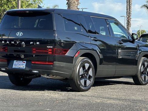 Used 2026 Hyundai Santa Fe SE FWD image 4
