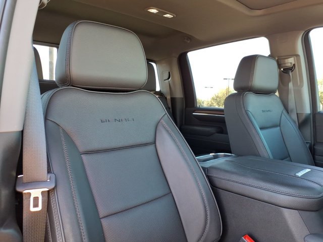 Used 2025 GMC Sierra 2500 Denali w/ Max Trailering Package AWD/4WD image 11