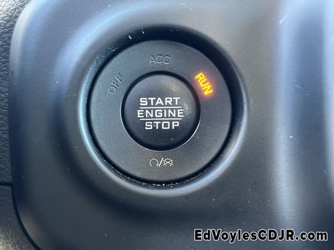 Used 2022 Jeep Gladiator Sport image 33