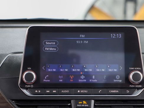 Used 2024 Nissan Altima 2.5 SV image 19