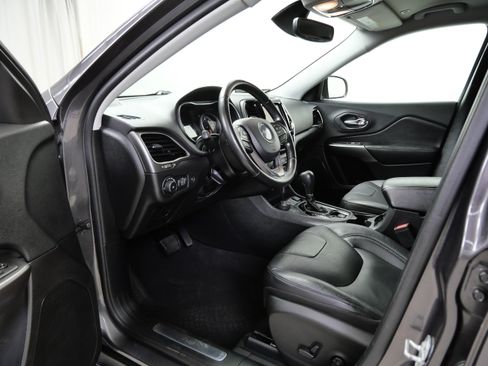 Used 2019 Jeep Cherokee Limited AWD/4WD image 13