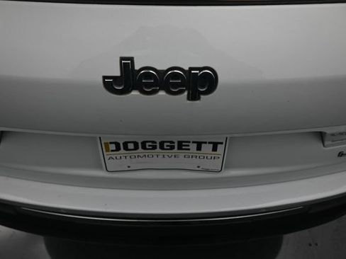 Used 2021 Jeep Grand Cherokee L Limited RWD image 14