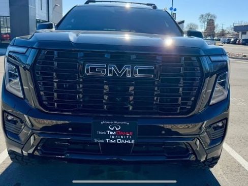 Used 2025 GMC Yukon Denali AWD/4WD image 2