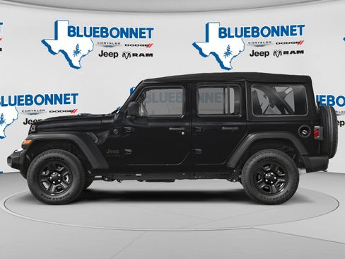Used 2024 Jeep Wrangler Unlimited Rubicon w/ XTREMEE 35" Tire Package AWD/4WD image 3