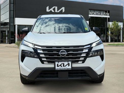 Used 2024 Nissan Rogue S FWD image 2