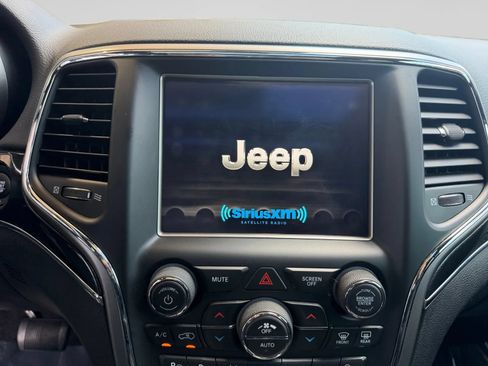 Used 2018 Jeep Grand Cherokee Trailhawk w/ Trailhawk Luxury Group AWD/4WD image 21