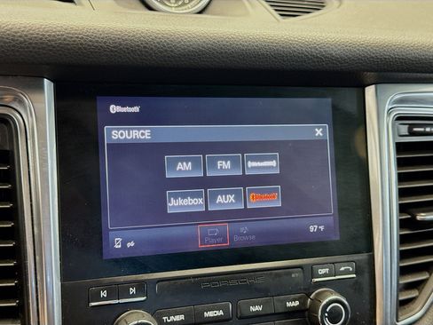 Used 2018 Porsche Macan Sport Edition image 10