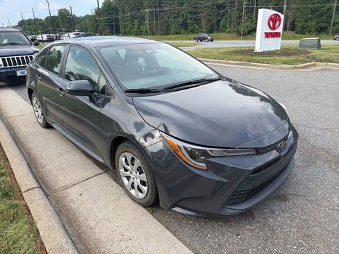 Used 2023 Toyota Corolla LE FWD image 4