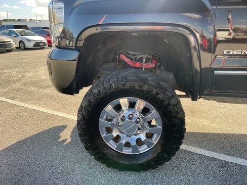 Used 2015 GMC Sierra 2500 Denali w/ Duramax Plus Package image 10