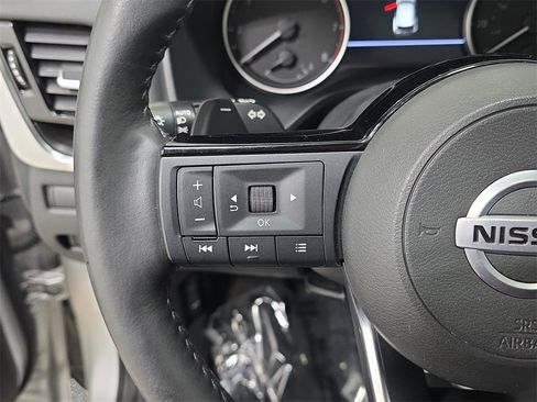 Used 2021 Nissan Rogue SL image 18