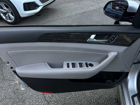 Used 2015 Hyundai Sonata Limited w/ Option Group 06 image 12