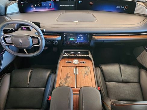 New 2025 Lincoln Navigator Black Label image 23