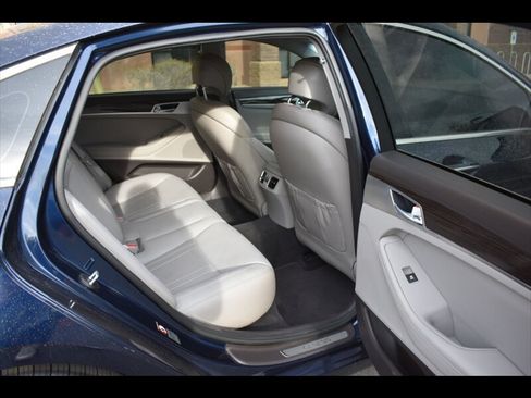 Used 2019 Genesis G80 3.8 RWD image 24
