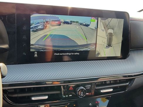 New 2025 Nissan Kicks SR w/ SR Premium Package image 12