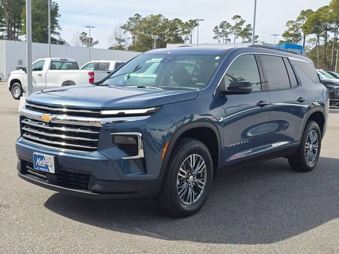 New 2026 Chevrolet Traverse LT image 1