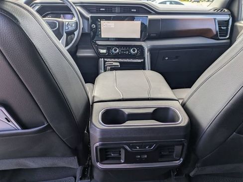 Used 2024 GMC Sierra 1500 Denali w/ Denali Reserve Package AWD/4WD image 32