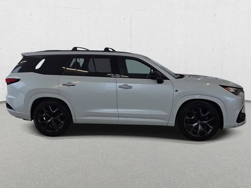 Used 2026 Lexus TX 500h AWD w/ Technology Package image 4