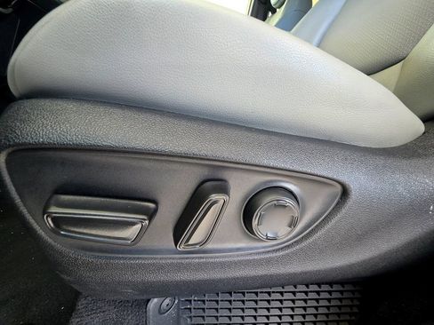 Used 2026 Toyota Sienna XLE FWD image 20