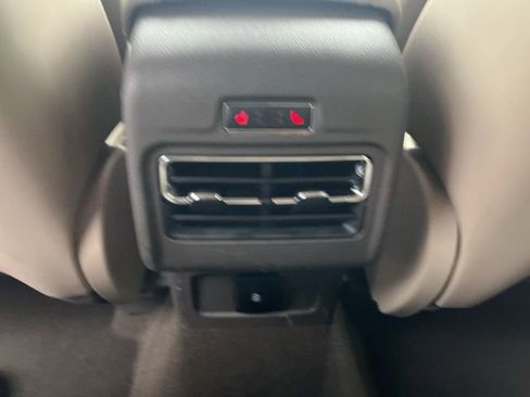 Used 2021 Lincoln Corsair Standard w/ Premium Package image 17