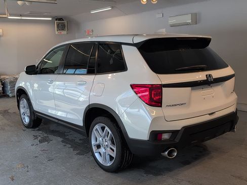 Used 2025 Honda Passport EX-L image 3