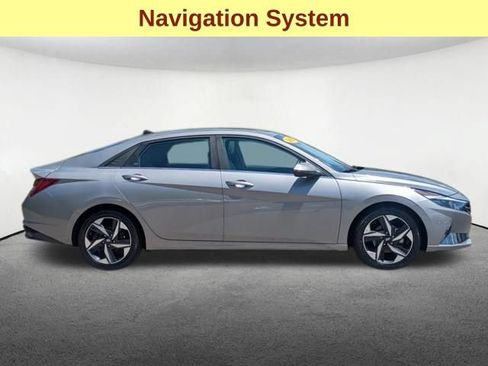 Used 2023 Hyundai Elantra Limited FWD image 4
