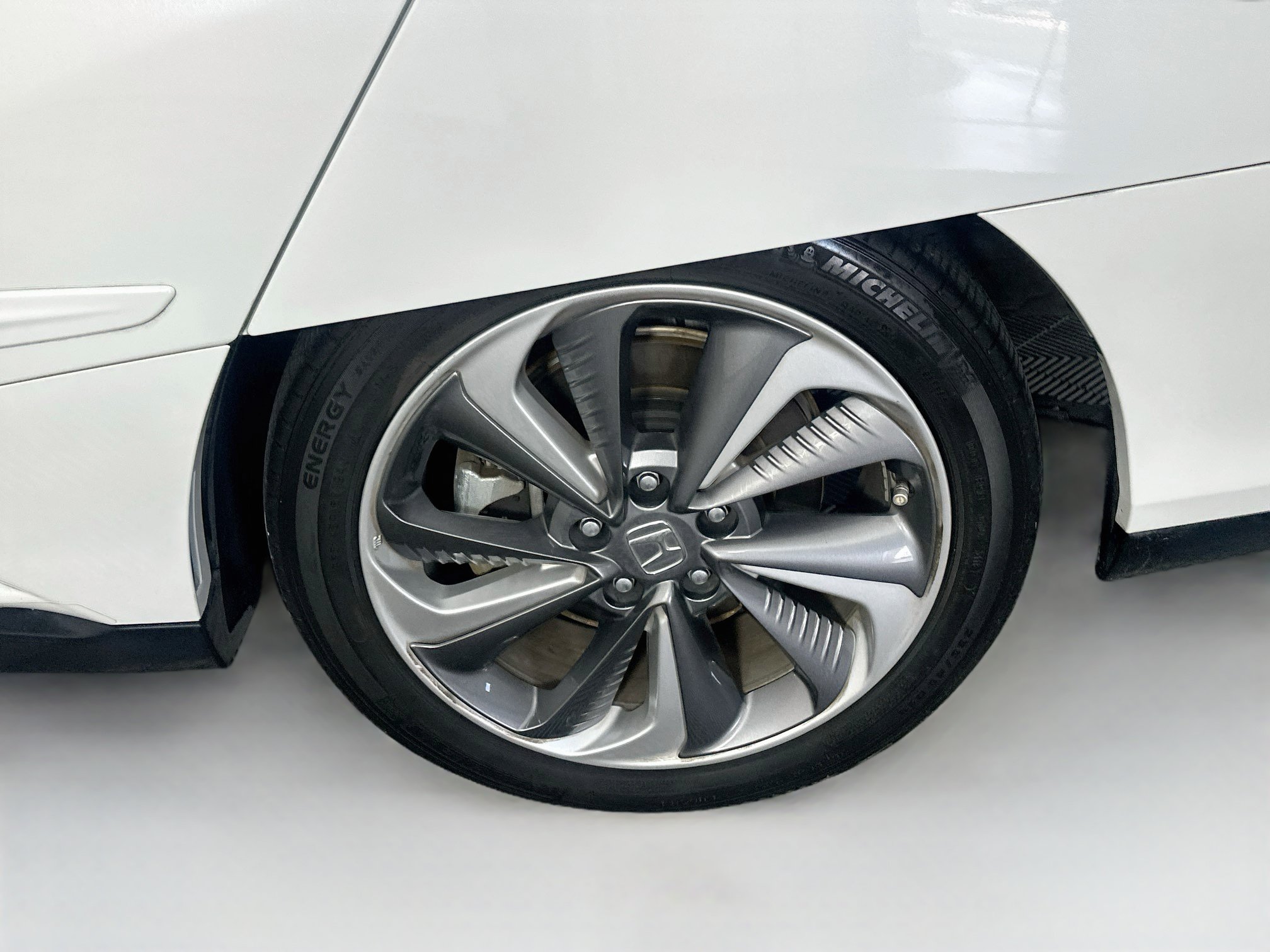 Used 2018 Honda Clarity Touring image 11