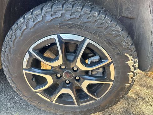 Used 2025 Jeep Compass Trailhawk image 7