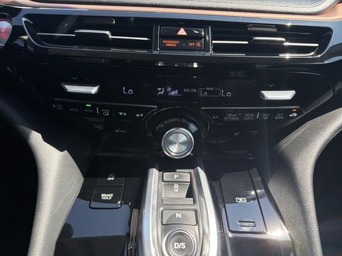 Used 2022 Acura MDX SH-AWD image 21