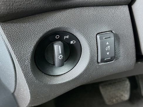 Used 2013 Ford Fiesta SE image 16