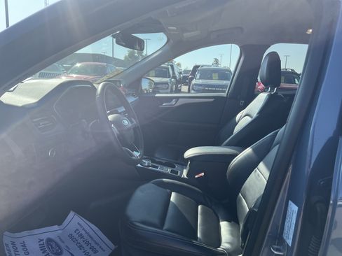 Certified 2023 Ford Escape Platinum w/ Class II Trailer Tow Package image 18