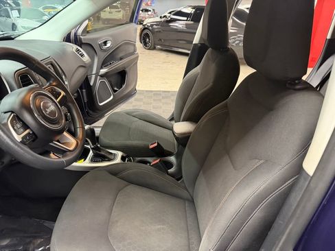Used 2018 Jeep Compass Sport FWD image 33