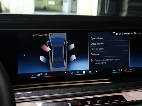 Used 2023 BMW 760i xDrive w/ Executive Package image 14