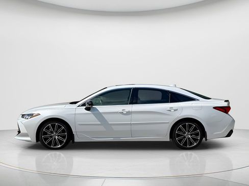 Used 2019 Toyota Avalon XSE FWD image 8