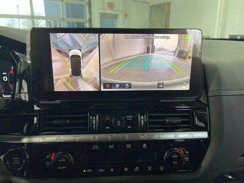 New 2026 Nissan Pathfinder Platinum image 12