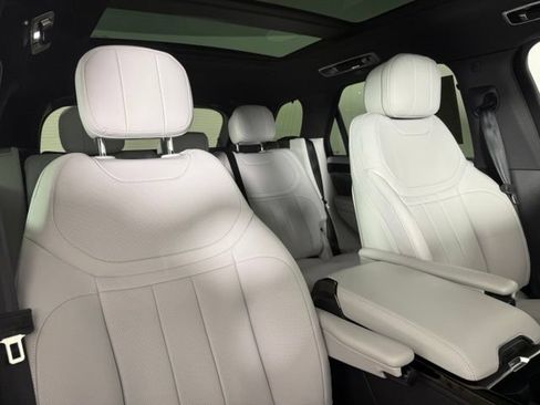 Used 2025 Land Rover Range Rover Sport SE AWD/4WD image 32