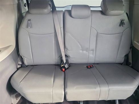Used 2023 Toyota Sienna XLE image 15