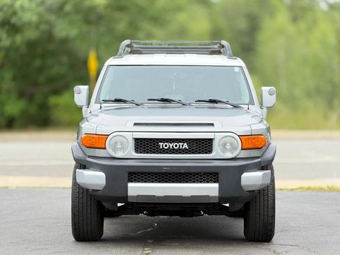 Used 2011 Toyota FJ Cruiser 4WD w/ Upgrade Pkg image 3