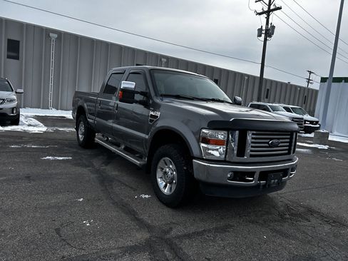 Used 2010 Ford F250 Lariat image 7