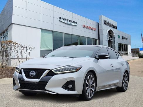 Used 2023 Nissan Maxima Platinum w/ Sport Mat Group FWD image 2