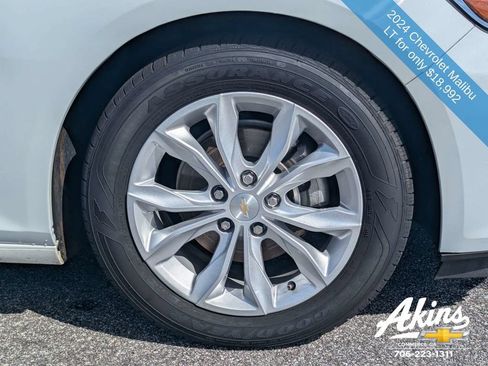 Used 2024 Chevrolet Malibu LT FWD image 10