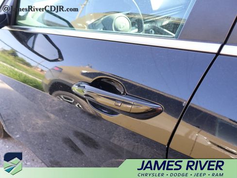 Used 2025 Hyundai Elantra SEL FWD image 24