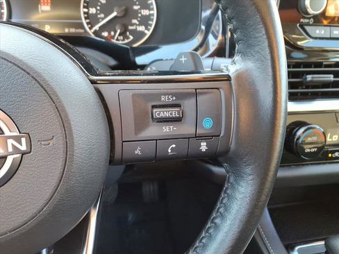 Used 2023 Nissan Pathfinder SV image 13