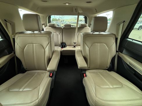 Used 2024 Ford Expedition Limited RWD image 41