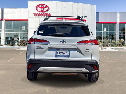 Certified 2022 Toyota Corolla Cross LE AWD/4WD image 6