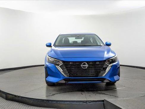 Used 2025 Nissan Sentra SV image 11