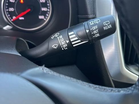 Used 2024 GMC Terrain SLT image 21