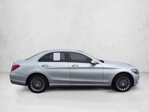 Used 2015 Mercedes-Benz C 300 4MATIC Sedan image 4